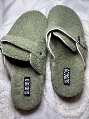 CUCCOO Olive Green Womens Wool-Blend Slide Sandals
